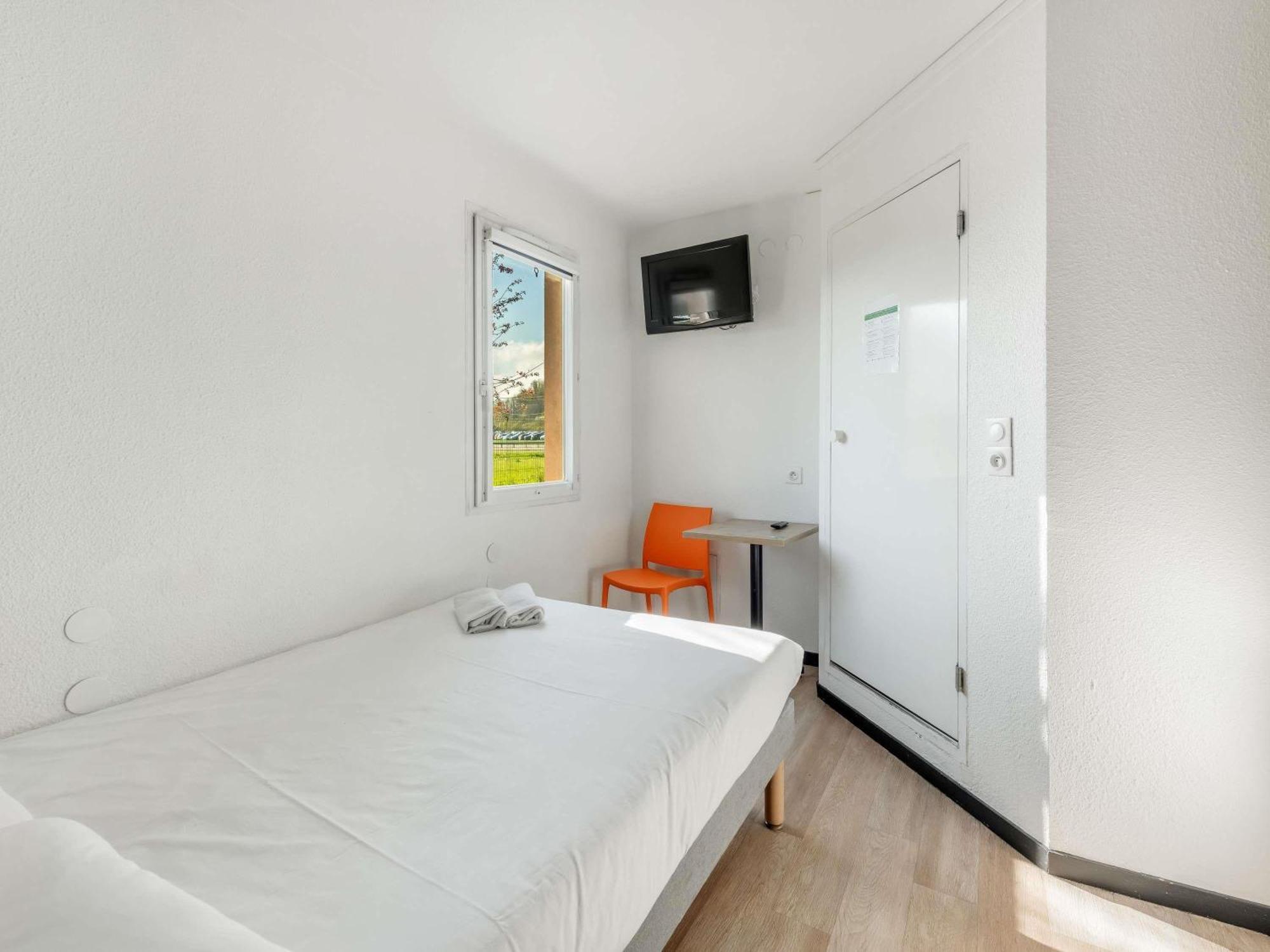 Hotelf1 Lyon Bourgoin-Jallieu L'Isle-d'Abeau Esterno foto