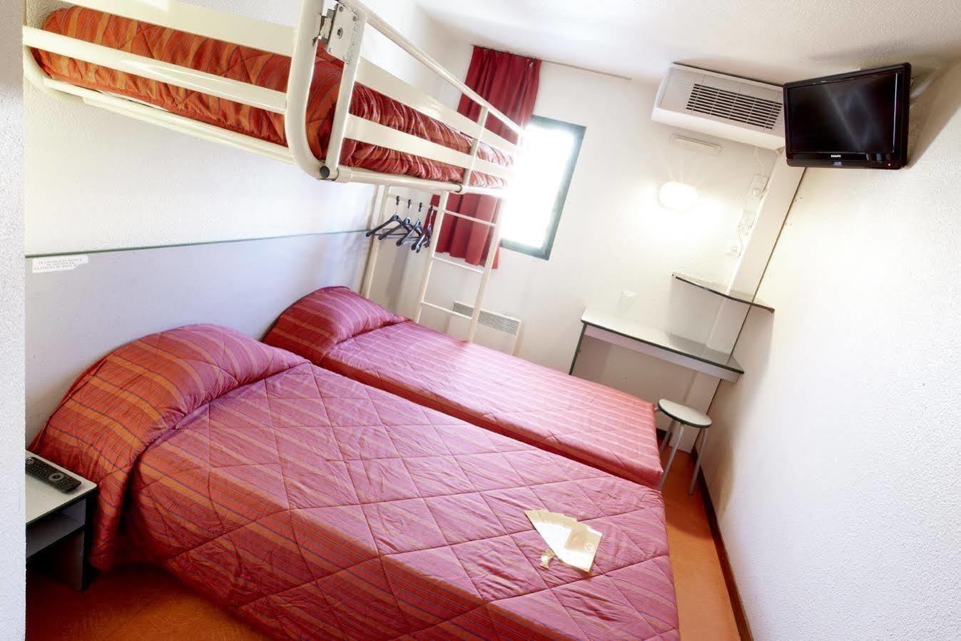 Hotelf1 Lyon Bourgoin-Jallieu L'Isle-d'Abeau Esterno foto